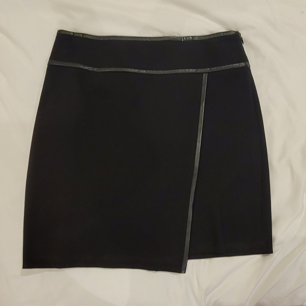 White House Black Market Skirt Womens Sz 8 Boot Mini Skirt Black